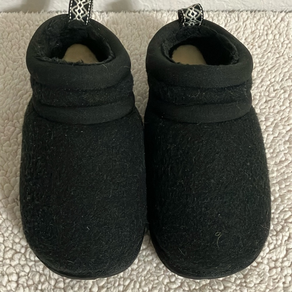 UGG Black Cozy Slippers for Indoor Comfort